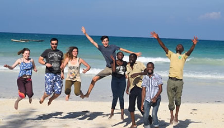 Volunteers in Diani Beach, Kenya